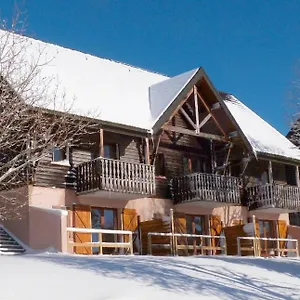 super-besse-5-6-pers-vue-sur-les-monts-du-cantal.hotels-rhonealpes.com/
